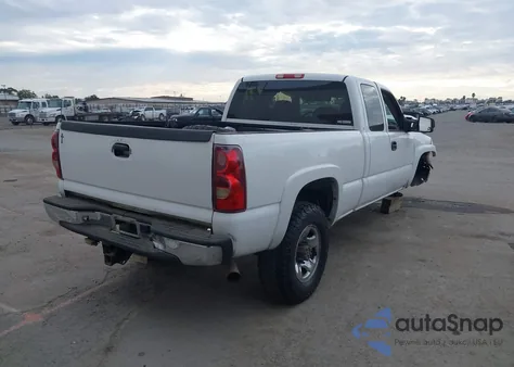 2003 Chevrolet Silverado 2500Hd Ls z USA, uszkodzony, nr VIN 1GCHC29U93E351959